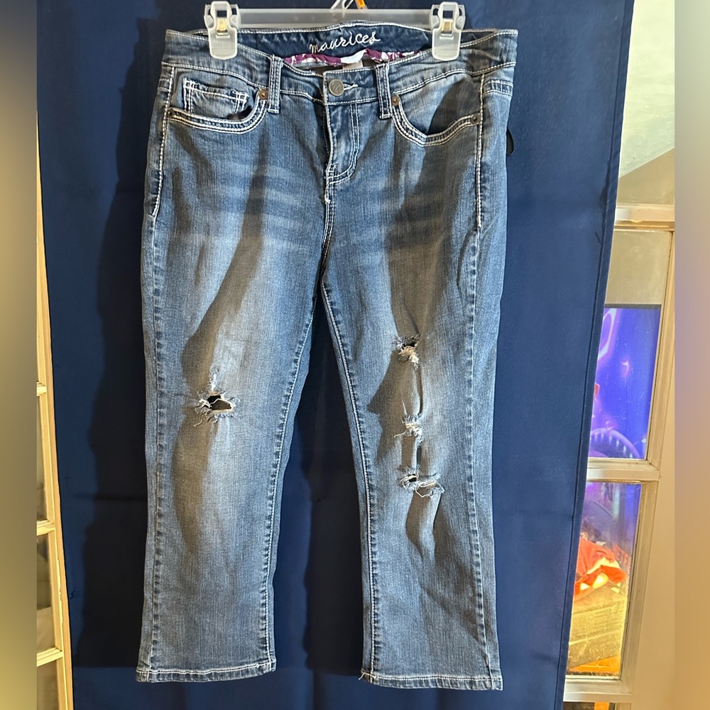 Maurice Premium Ladies Jean Capri's.  Size 11-12 Regular
